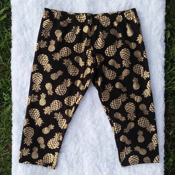 No Boundaries - Gold Pineapples Capri Size L - Picture 1 of 6